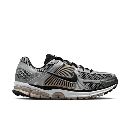 Men's Nike Zoom Vomero 5 - METALLIC SILVER